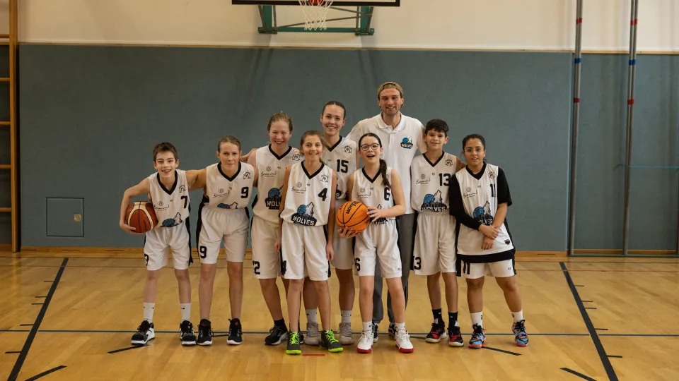 Wolves WU14 vs. BBU Orange