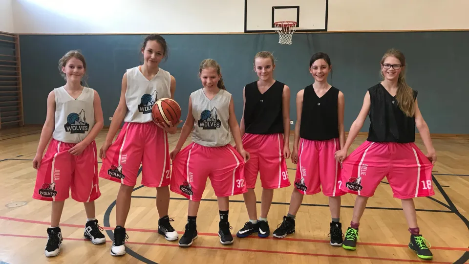 Neue Designs von 43 Basketball