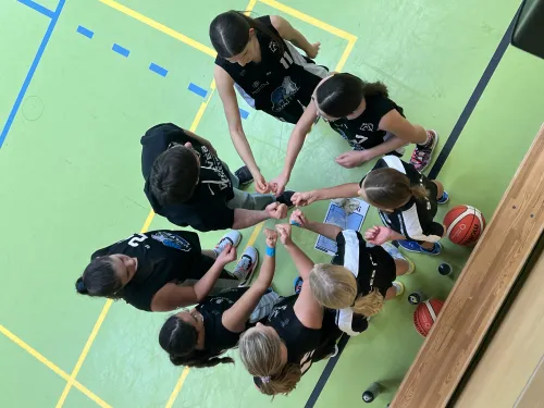 Wir suchen eine(n) Trainer(in)!