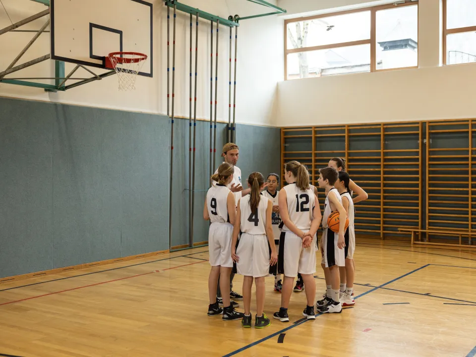 Wolves WU14 vs. BBU Orange