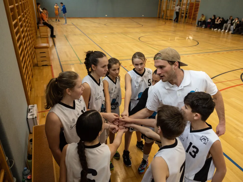 Wolves WU14 vs. BBU Orange