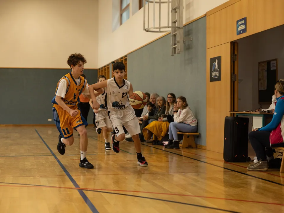 Wolves WU14 vs. BBU Orange