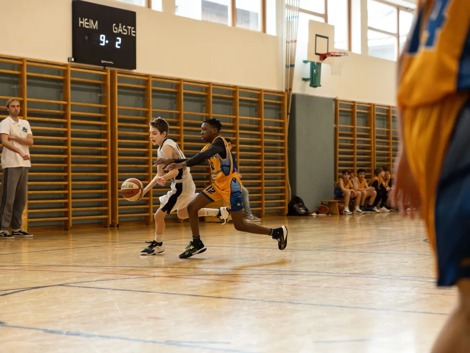 Wolves WU14 vs. BBU Orange