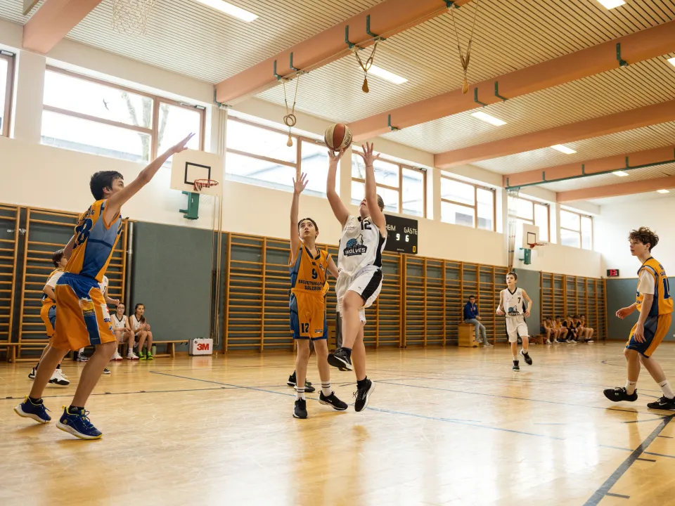 Wolves WU14 vs. BBU Orange