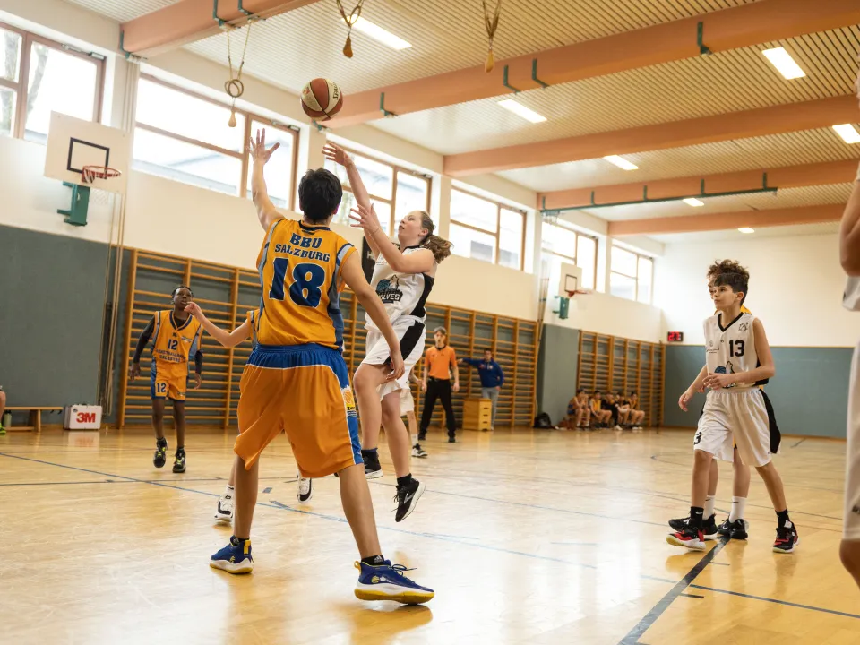 Wolves WU14 vs. BBU Orange