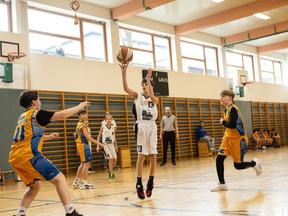 Wolves WU14 vs. BBU Orange