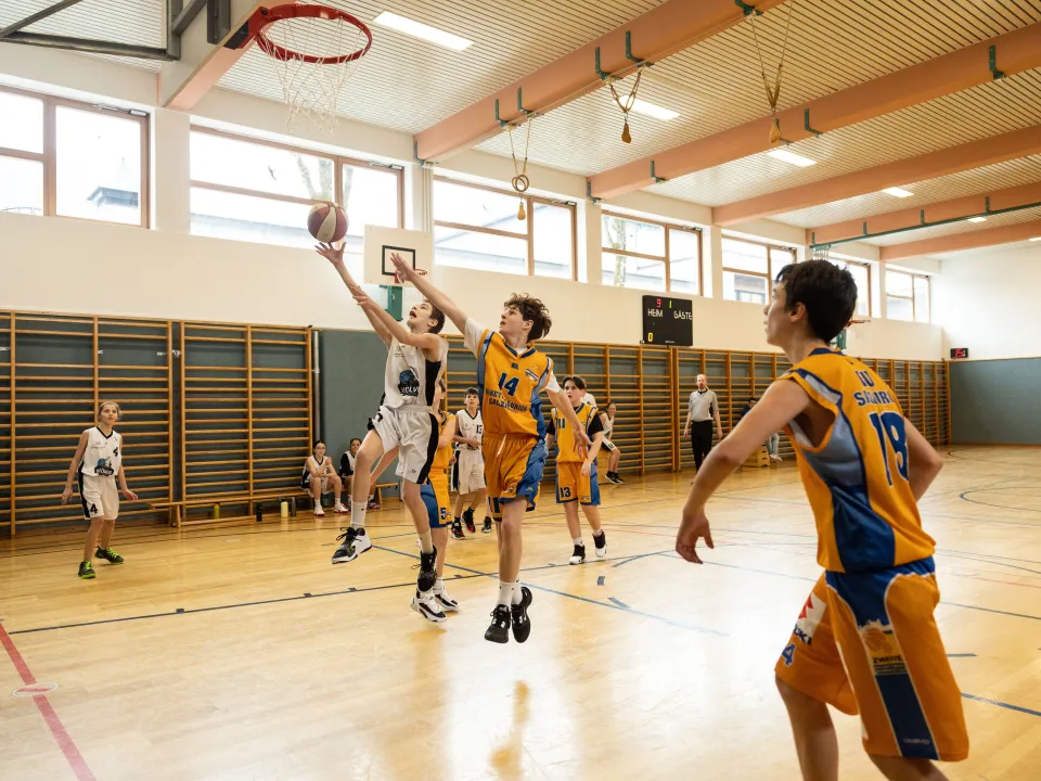 Wolves WU14 vs. BBU Orange