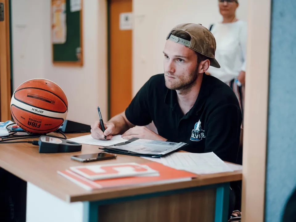 Valentin Hirsch verl&auml;sst FUWO