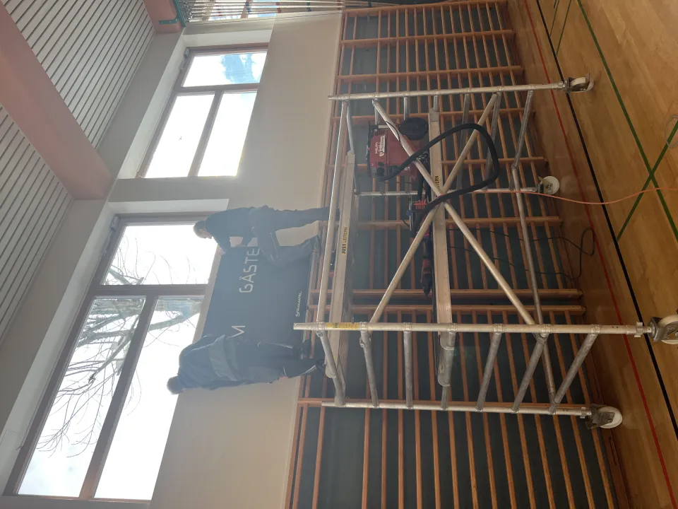 Update Halle - Anzeigetafel und 24 sec