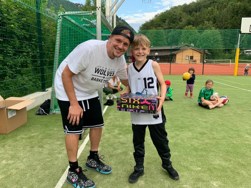 7d631f00-0dd2-48bd-a3b6-75d173130e5c