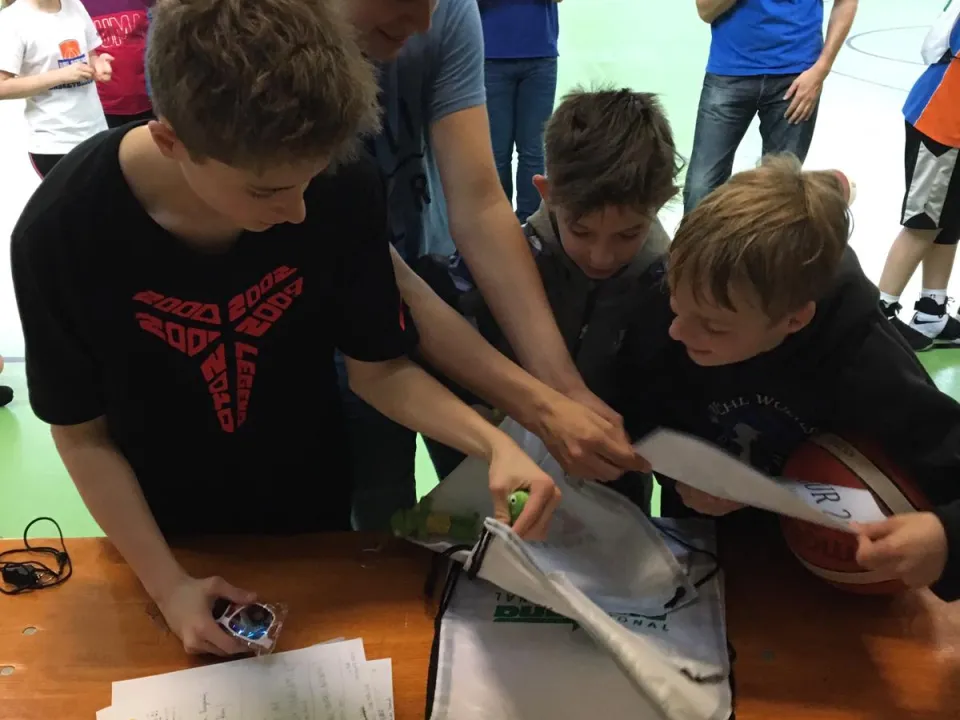 f38055f7-2755-4788-9525-c4bcfb32554c